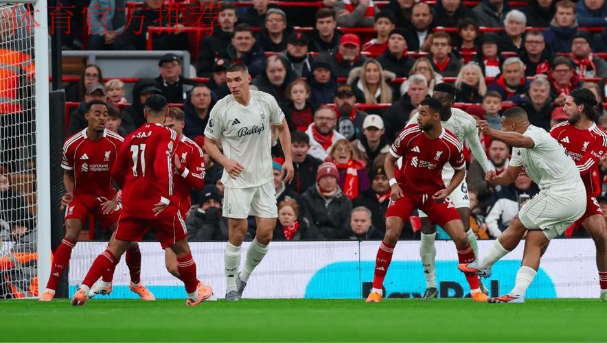 豪门悲喜夜 利物浦0-3坠入下半区 巴萨4-0登顶 曼城1-2被蓝军超越