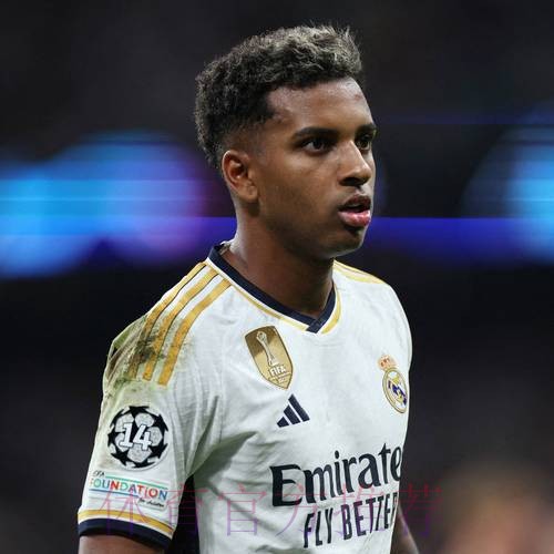 皇马有意阿方索-戴维斯 但只会选择在今夏签